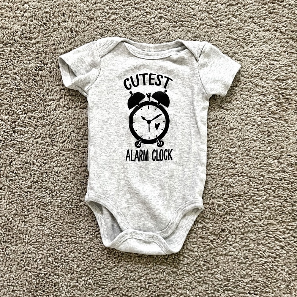 👶 “Cutest Alarm Clock” funny onesie - Size 6 months